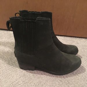 Sorel lolla booties